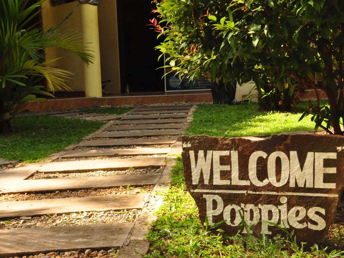 Poppies Hotel Mirissa Exterior photo